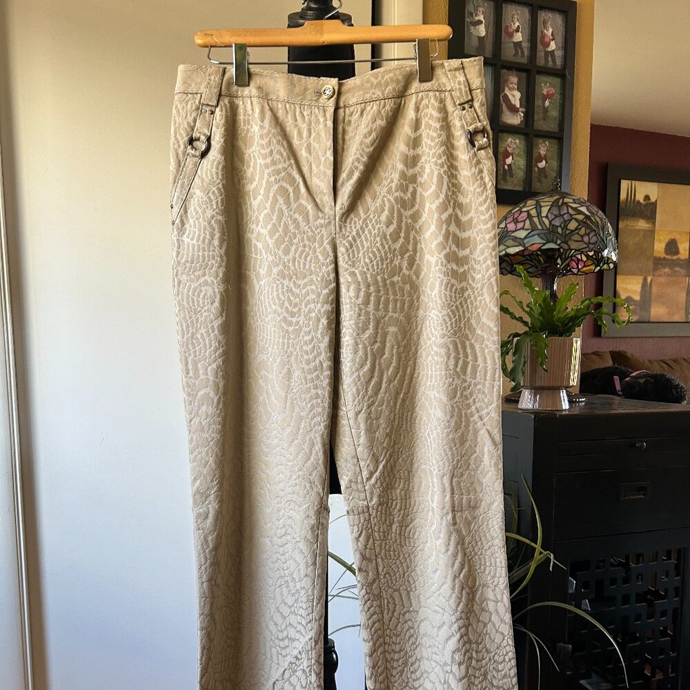 St. John Sport Croc Taupe Textured Pants Size 8